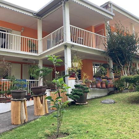 Les Begonias Villa Cilaos Exterior photo