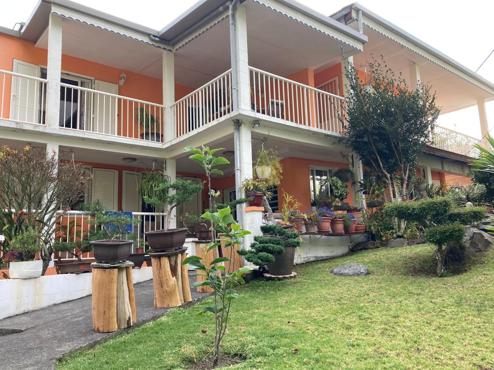 Les Begonias Villa Cilaos Exterior photo