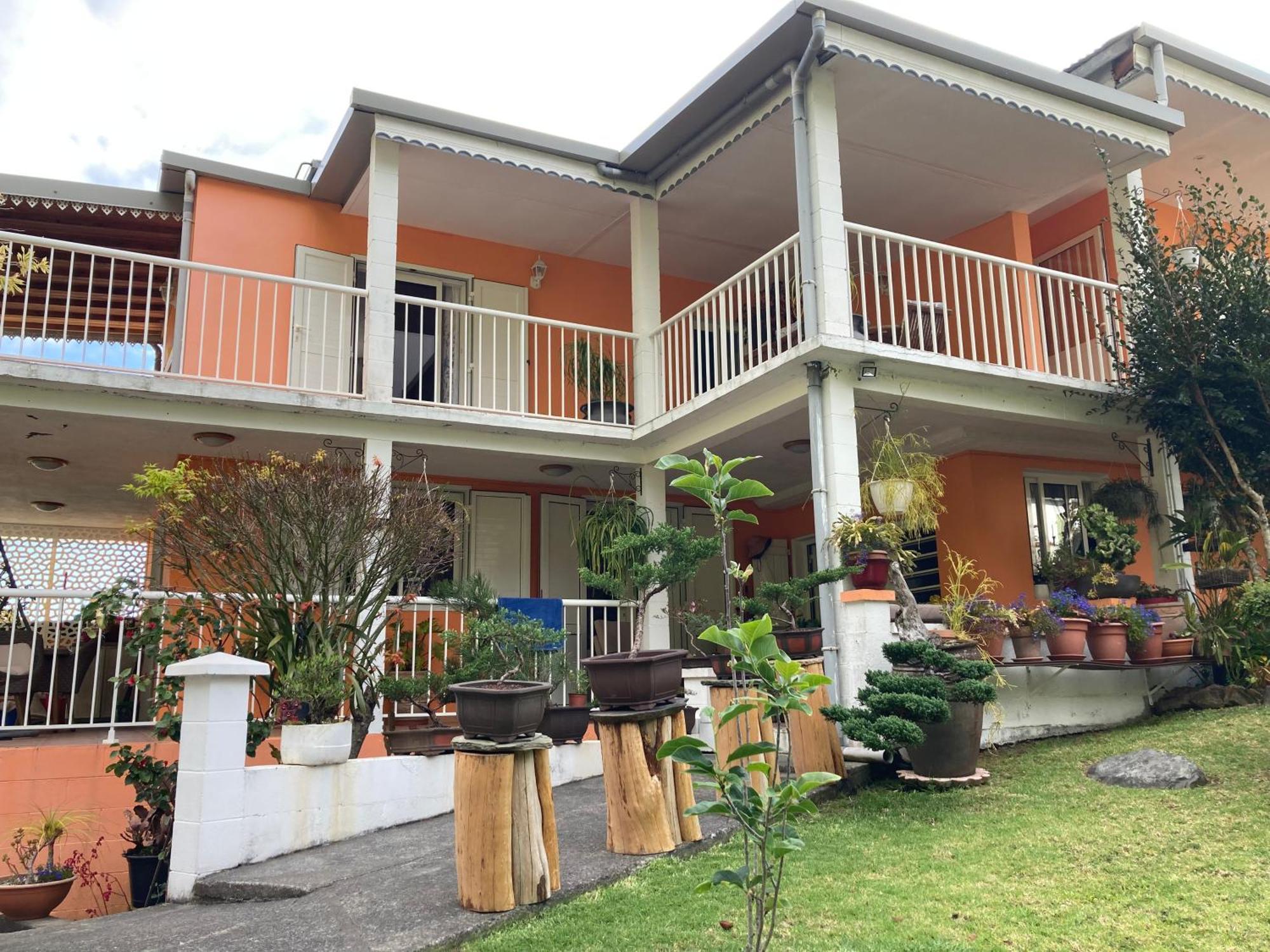 Les Begonias Villa Cilaos Exterior photo