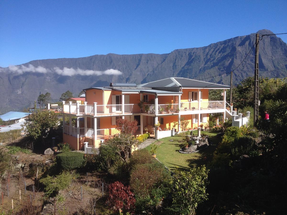 Les Begonias Villa Cilaos Exterior photo