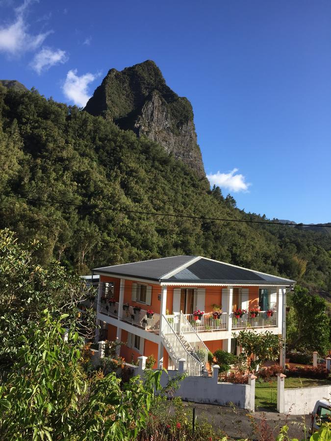 Les Begonias Villa Cilaos Exterior photo